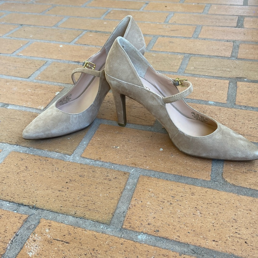 NWT High heels 4” heel by Franco Sarto Size 8.5. Leather upper.